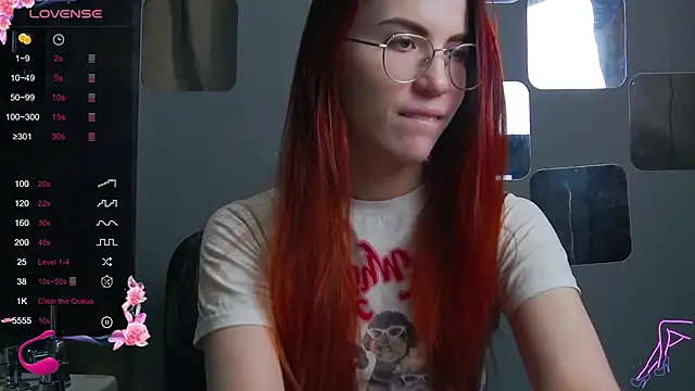 Snapshot of EmilyKents chatting on 03-11-25, 04:32 EmilyKents online show from 03-11-25, 04:32