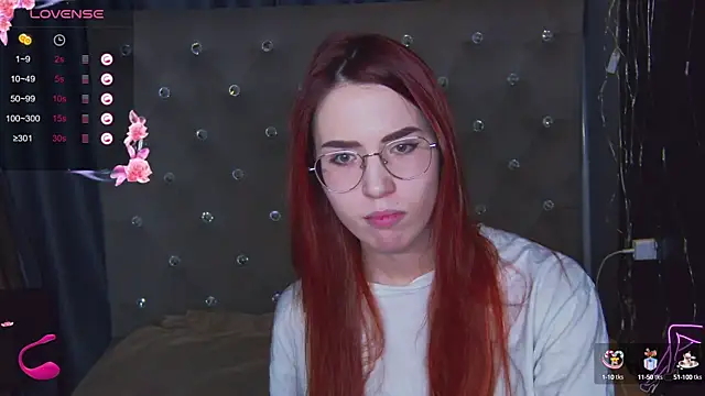 Snapshot of EmilyKents chatting on 03-22-25, 04:45 EmilyKents online show from 03-22-25, 04:45