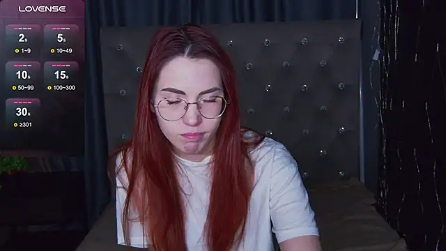 Snapshot of EmilyKents chatting on 03-23-25, 01:31 EmilyKents online show from 03-23-25, 01:31