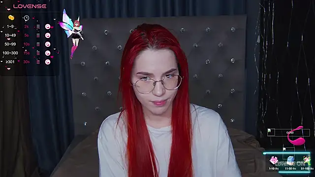 Snapshot of EmilyKents chatting on 10-14-25, 01:28 EmilyKents online show from 10-14-25, 01:28