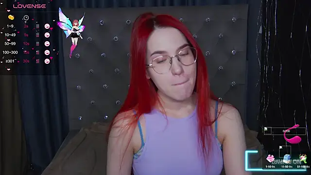 Snapshot of EmilyKents chatting on 10-15-25, 01:39 EmilyKents online show from 10-15-25, 01:39