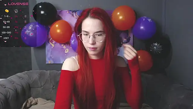 Snapshot of EmilyKents chatting on 10-16-25, 01:39 EmilyKents online show from 10-16-25, 01:39