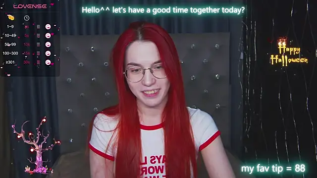 Snapshot of EmilyKents chatting on 10-17-25, 01:42 EmilyKents online show from 10-17-25, 01:42