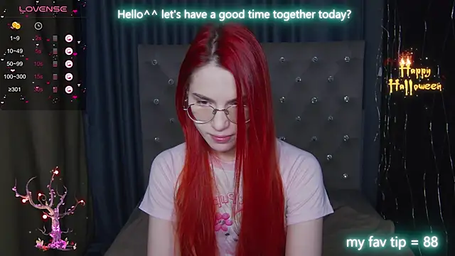 Snapshot of EmilyKents chatting on 10-18-25, 12:57 EmilyKents online show from 10-18-25, 12:57