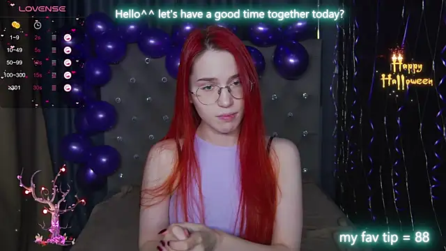 Snapshot of EmilyKents chatting on 10-21-25, 01:28 EmilyKents online show from 10-21-25, 01:28
