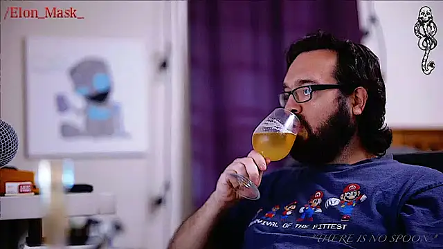 Snapshot of Seraph_De_La_Luna chatting on 01-05-25, 02:38 Seraph De La Luna online show from 01-05-25, 02:38