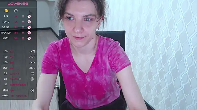 Snapshot of LisaHeart chatting on 12-30-24, 06:05 LisaHeart online show from 12-30-24, 06:05