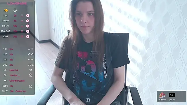 Snapshot of LisaHeart chatting on 03-06-25, 12:52 LisaHeart online show from 03-06-25, 12:52