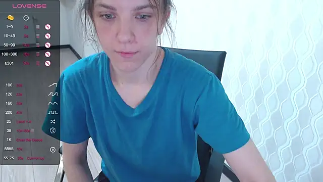 Snapshot of LisaHeart chatting on 03-15-25, 02:03 LisaHeart online show from 03-15-25, 02:03