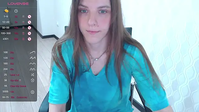 Snapshot of LisaHeart chatting on 03-19-25, 11:36 LisaHeart online show from 03-19-25, 11:36