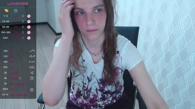 Snapshot of LisaHeart chatting on 03-21-25, 09:12 LisaHeart online show from 03-21-25, 09:12