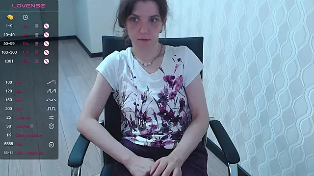 Snapshot of LisaHeart chatting on 03-22-25, 03:20 LisaHeart online show from 03-22-25, 03:20