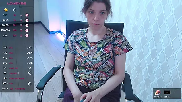 Snapshot of LisaHeart chatting on 03-23-25, 03:21 LisaHeart online show from 03-23-25, 03:21