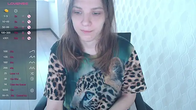 Snapshot of LisaHeart chatting on 09-10-25, 03:12 LisaHeart online show from 09-10-25, 03:12