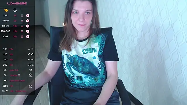 Snapshot of LisaHeart chatting on 09-30-25, 10:37 LisaHeart online show from 09-30-25, 10:37