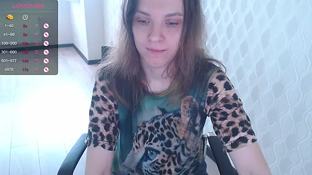 Snapshot of LisaHeart chatting on 10-18-25, 08:48 LisaHeart online show from 10-18-25, 08:48