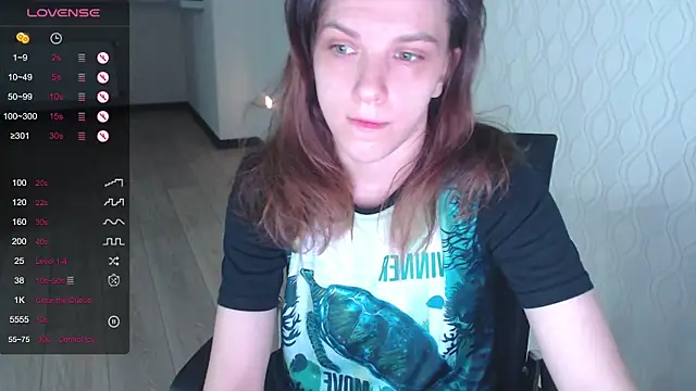 Snapshot of LisaHeart chatting on 10-22-25, 07:35 LisaHeart online show from 10-22-25, 07:35