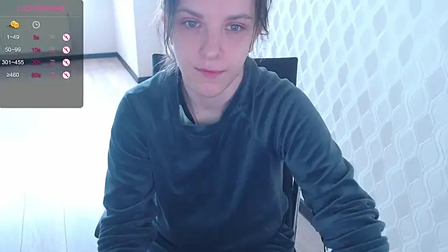 Snapshot of LisaHeart chatting on 10-24-25, 10:44 LisaHeart online show from 10-24-25, 10:44