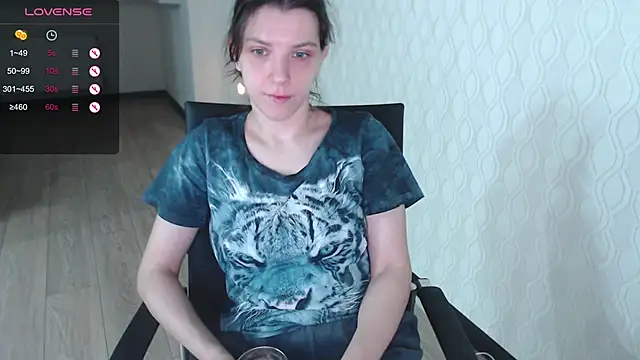 Snapshot of LisaHeart chatting on 11-22-25, 04:17 LisaHeart online show from 11-22-25, 04:17