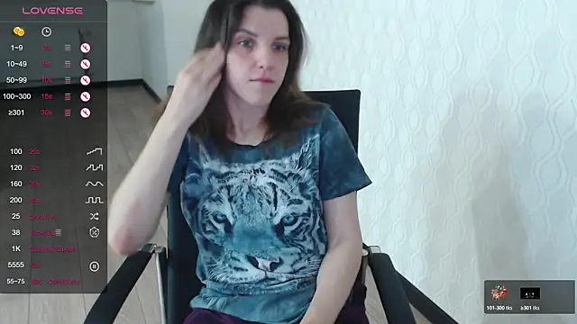 Snapshot of LisaHeart chatting on 12-15-25, 06:56 LisaHeart online show from 12-15-25, 06:56