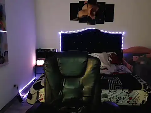 Snapshot of CarolinaRincon chatting on 10-03-25, 11:02 CarolinaRincon online show from 10-03-25, 11:02