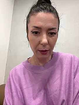 Snapshot of eveangelll chatting on 02-01-25, 10:37 eveangelll online show from 02-01-25, 10:37
