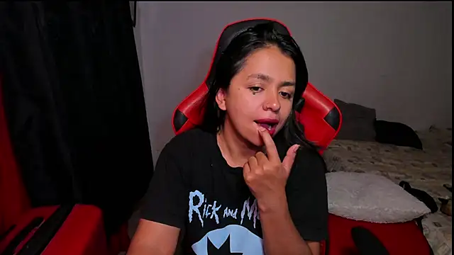 Snapshot of cory_rose chatting on 10-05-25, 04:11 cory rose online show from 10-05-25, 04:11