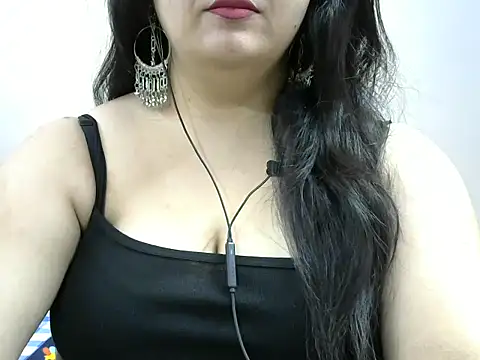 Snapshot of Shruti_139 chatting on 10-13-25, 05:46 Shruti 139 online show from 10-13-25, 05:46