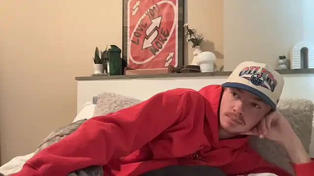 Snapshot of younghungginger chatting on 12-21-24, 09:15 younghungginger online show from 12-21-24, 09:15