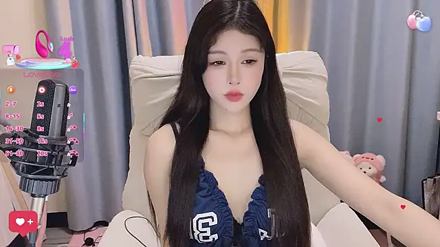 7-Love online show from 04-22-26, 01:12