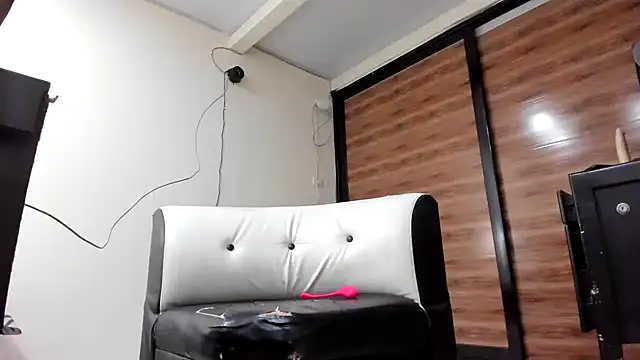 AlejoKhalifa  online show from 01-30-25, 08:32