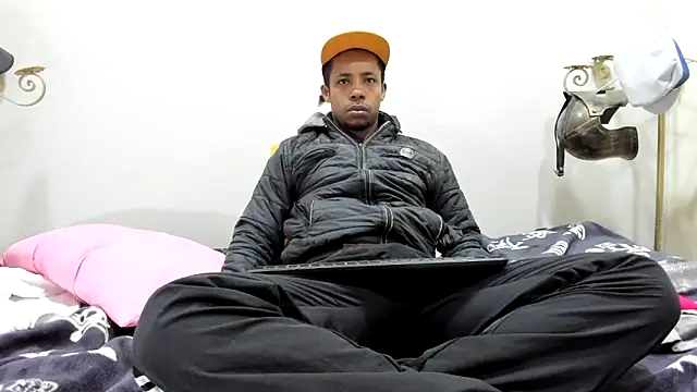 AlejoKhalifa  online show from 02-23-25, 09:33