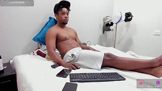 AlejoKhalifa  online show from 09-23-25, 10:13