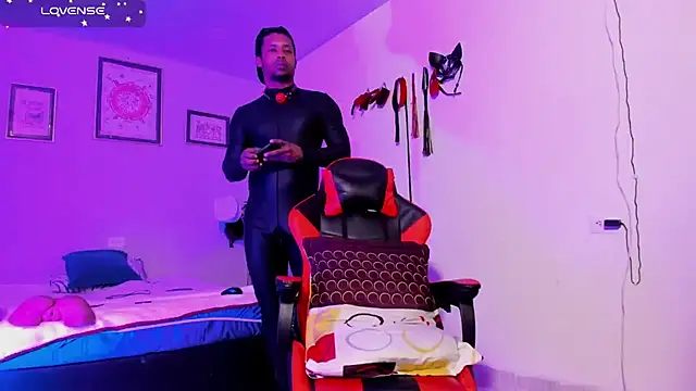 AlejoKhalifa  online show from 10-07-25, 08:55