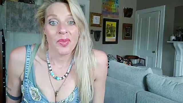 Glamazonx online show from 04-14-26, 06:58