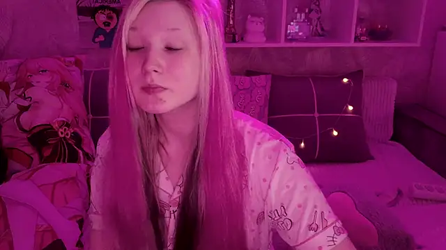 MeowkaKitty online show from 04-06-26, 01:47