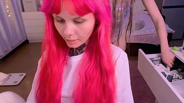 Britney Lynch online show from 11-28-25, 12:02