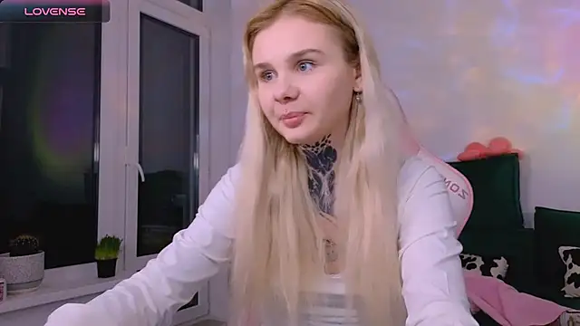 Britney Lynch online show from 03-14-26, 06:24