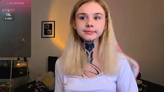 Britney Lynch online show from 04-07-26, 05:57