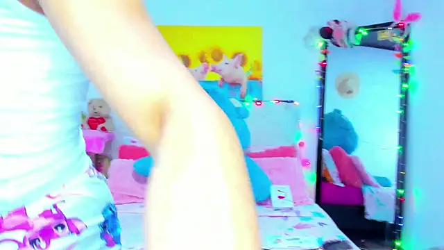 Candy Candy   online show from 11-17-25, 02:17