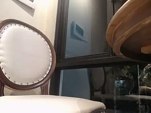 Snapshot of Fiola-Ly chatting on 02-14-26, 06:26 Fiola-Ly online show from 02-14-26, 06:26