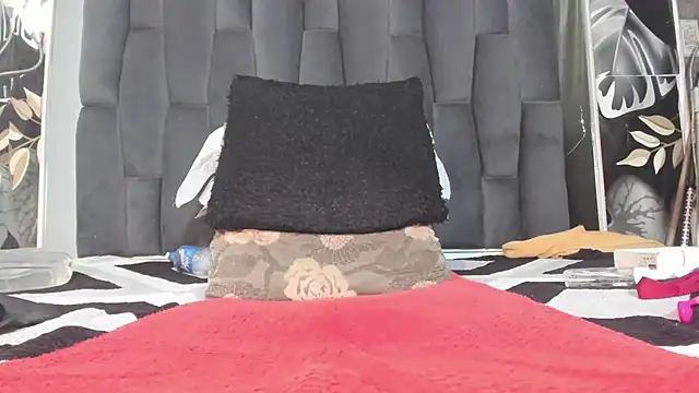 hot milkbitch online show from 09-22-25, 04:25