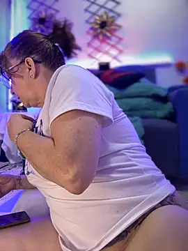 Snapshot of PaulinaSanders_X chatting on 11-15-25, 12:52 PaulinaSanders X online show from 11-15-25, 12:52