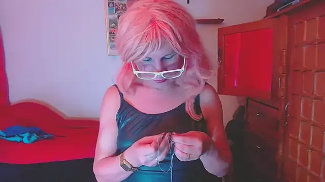 LorenJade online show from 11-26-25, 07:42