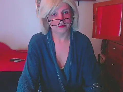 LorenJade online show from 12-17-25, 07:25