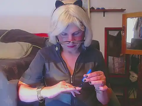 LorenJade online show from 04-22-26, 07:11