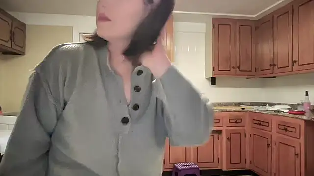 Snapshot of sexylilly69 chatting on 02-15-25, 10:42 sexylilly69 online show from 02-15-25, 10:42