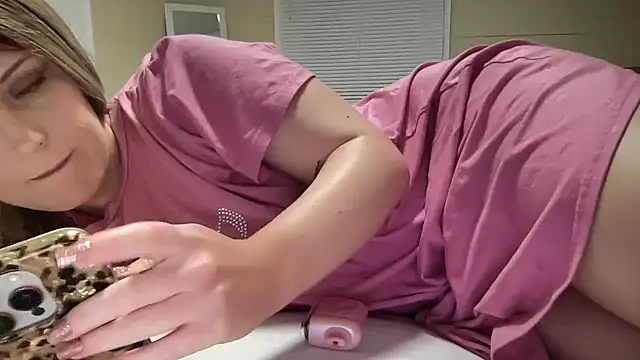 Snapshot of sexylilly69 chatting on 03-01-25, 04:15 sexylilly69 online show from 03-01-25, 04:15