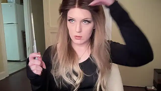 Snapshot of sexylilly69 chatting on 03-08-25, 12:11 sexylilly69 online show from 03-08-25, 12:11