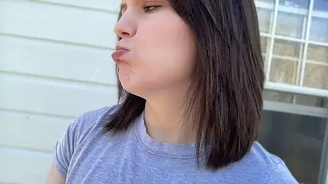 Snapshot of sexylilly69 chatting on 03-17-25, 08:09 sexylilly69 online show from 03-17-25, 08:09